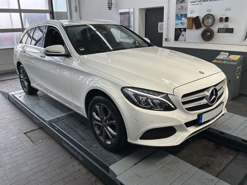 Gebraucht Mercedes C200 184 PS (135 kW) 2016 Weiß Limousine