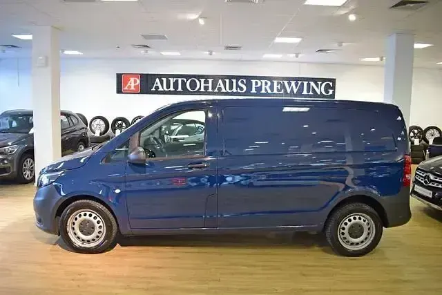 Gebraucht Mercedes Vito 190 PS (139 kW) 2019 Blau Van