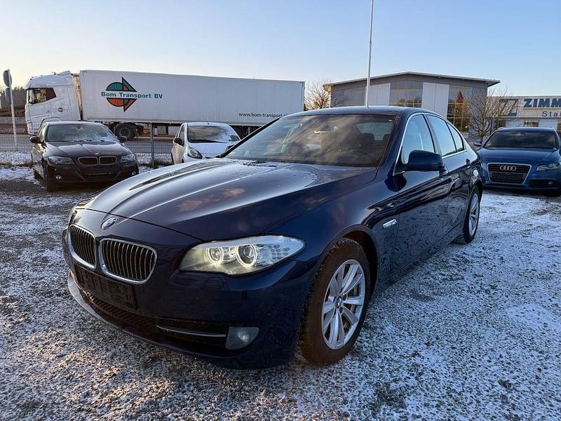 Gebraucht BMW 525 Sport Line 204 PS (150 kW) 2011 Blau Limousine