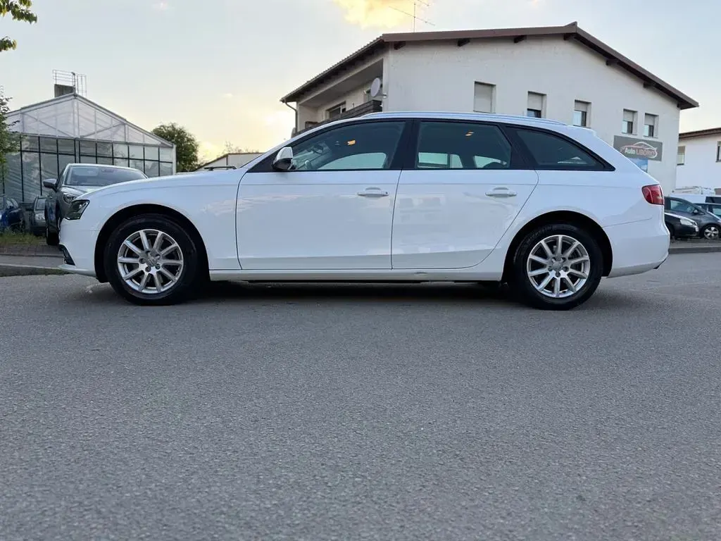 Gebraucht Audi A4 Attraction 150 PS (110 kW) 2014 Weiß Kombi