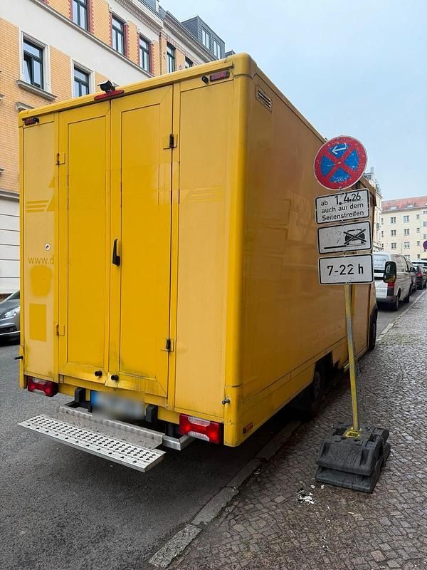 Second-hand Iveco 35.12 109 CP (80 kW) 2009 Galben Van