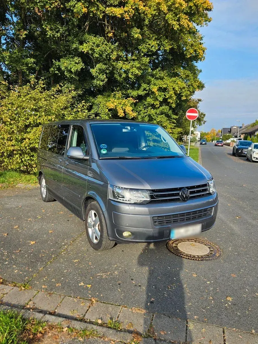 Gebraucht VW Multivan 179 PS (131 kW) 2015 Grau Van / Kleinbus