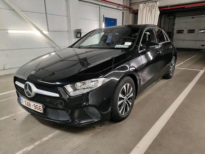 Gebraucht Mercedes A180 116 PS (85 kW) 2019 Schwarz Limousine