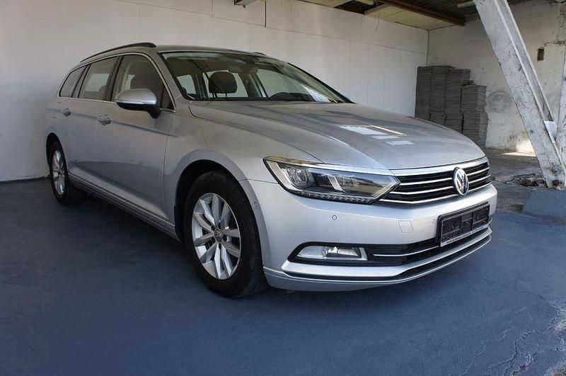 Gebraucht VW Passat Comfortline 150 PS (110 kW) 2019 Silber Kombi