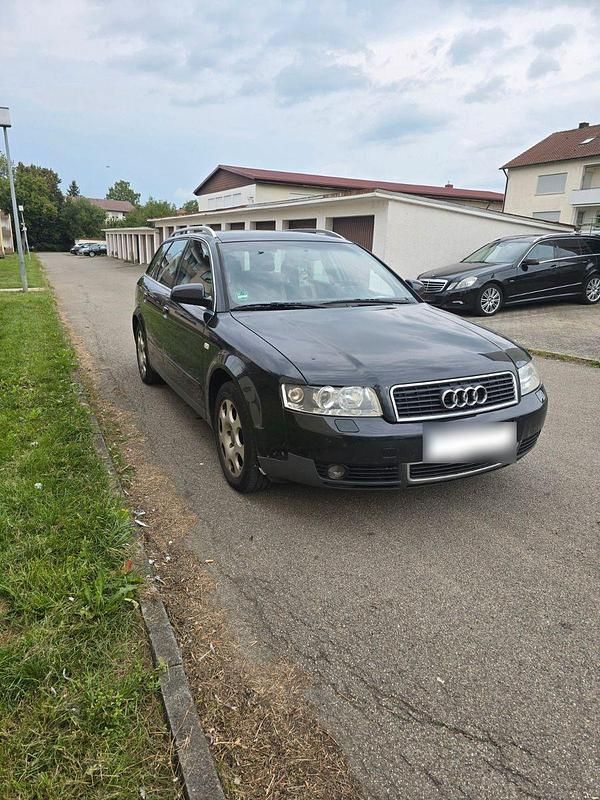 Gebraucht Audi A4 131 PS (96 kW) 2002 Schwarz Kombi