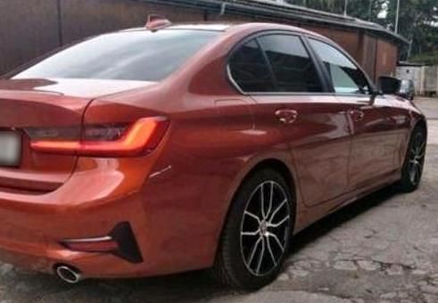 Gebraucht BMW 318 Advantage 150 PS (110 kW) 2019 Orange Limousine