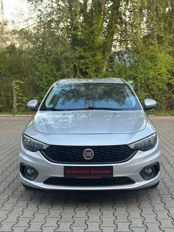 Gebraucht Fiat Tipo Street 95 PS (69 kW) 2019 Silber Limousine