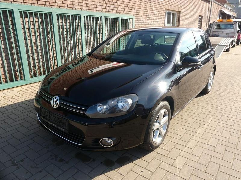 Gebraucht VW Golf VI Style 105 PS (77 kW) 2012 Schwarz Kleinwagen