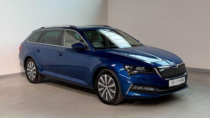 Gebraucht Skoda Superb Style 218 PS (160 kW) 2022 Blau Kombi
