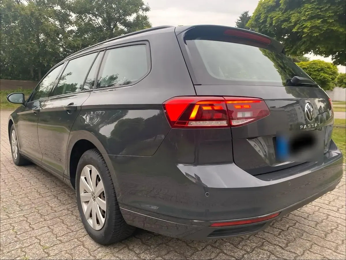 Gebraucht VW Passat 150 PS (110 kW) 2020 Grau Kombi
