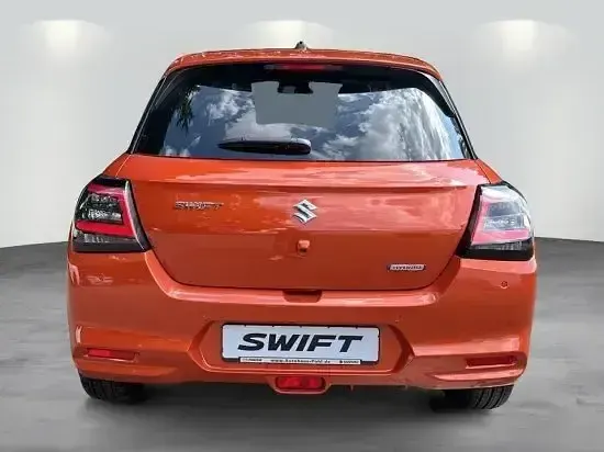 Neu Suzuki Swift Comfort 82 PS (60 kW) 2026 Flame orange pearl metallic Kleinwagen