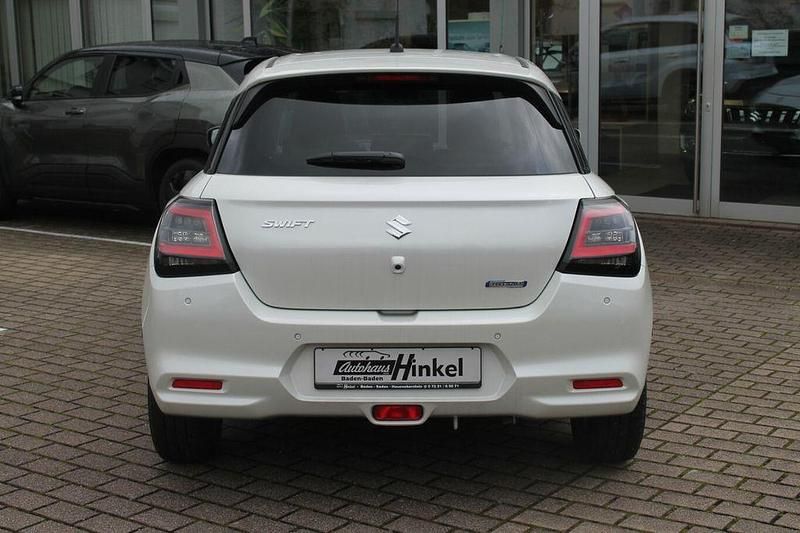 Neu Suzuki Swift Club 83 PS (61 kW) 2025 Weiß Kleinwagen