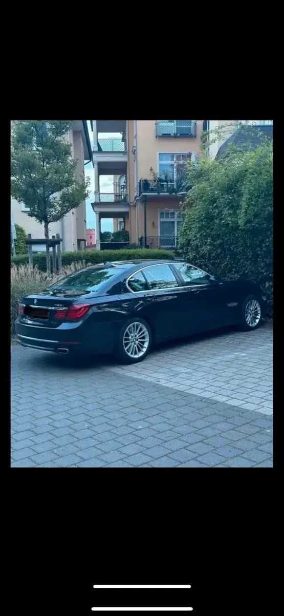 Gebraucht BMW 750 449 PS (330 kW) 2012 Schwarz Limousine