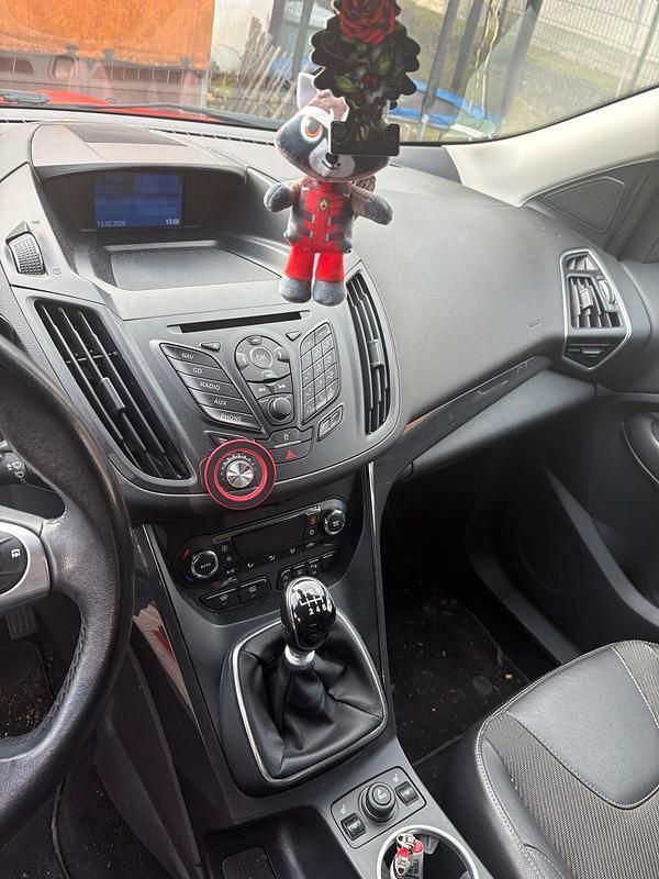 Gebraucht Ford Kuga Titanium 150 PS (110 kW) 2015 Rot SUV