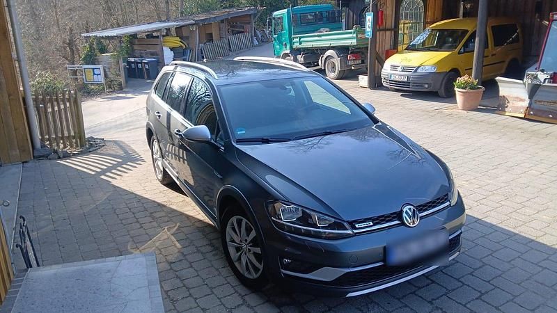 Gebraucht VW Golf VII Highline 184 PS (135 kW) 2019 Grau Kombi