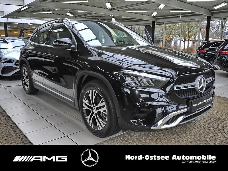 Gebraucht Mercedes GLA200 Progressive 150 PS (110 kW) 2025 Metalliclack kosmosschwarz SUV