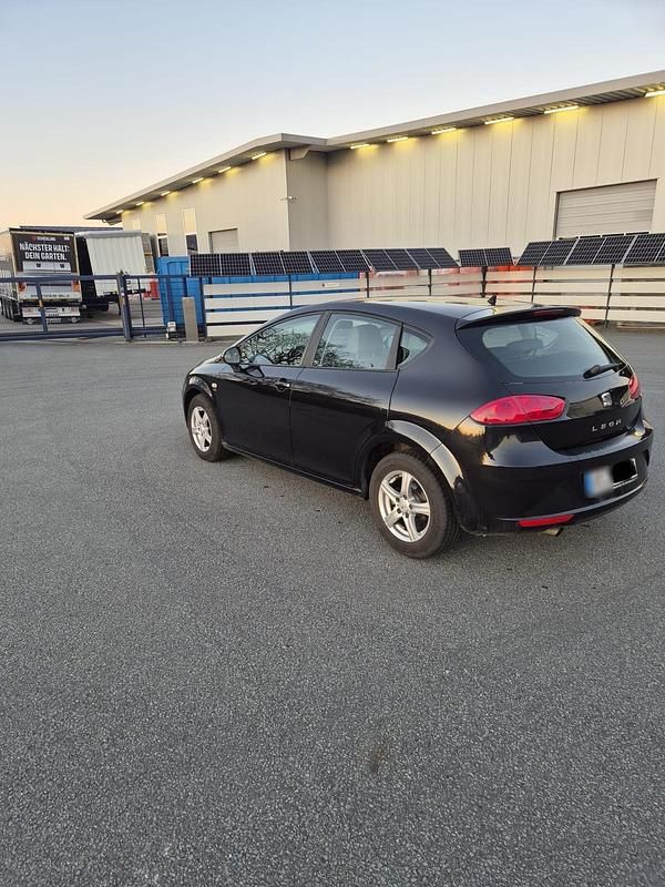 Gebraucht Seat Leon 105 PS (77 kW) 2010 Schwarz Kleinwagen