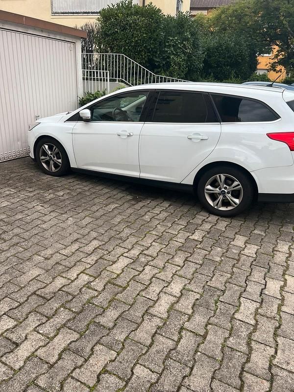Usata Ford Focus 150 CV (110 kW) 2015 Bianco Station wagon