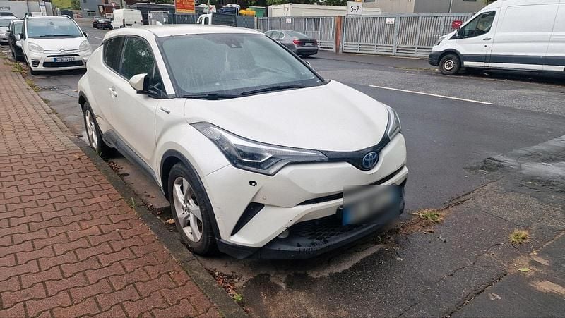 Weiß Gebraucht 2017 Toyota C-HR SUV | 11.900 € - Bild 1/4