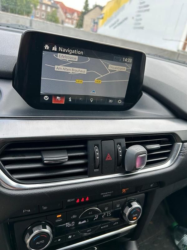 Grau Gebraucht 2016 Mazda 6 Kombi | 19.990 € (Teuer) - Bild 1/4