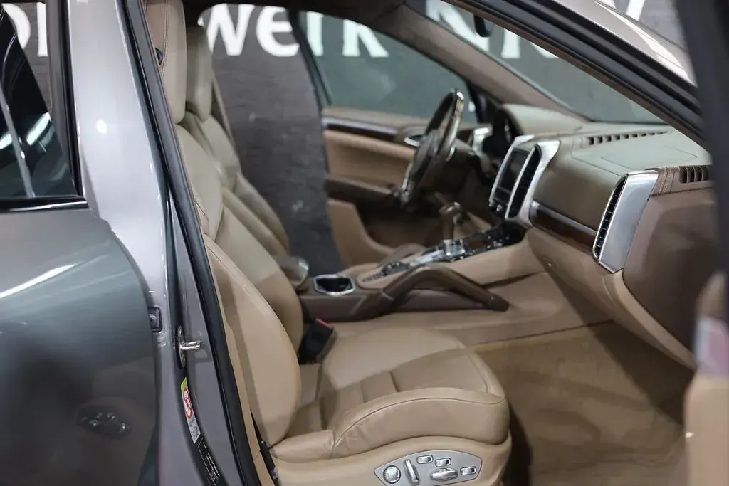 Gebraucht Porsche Cayenne Turbo 500 PS (367 kW) 2011 Grau SUV