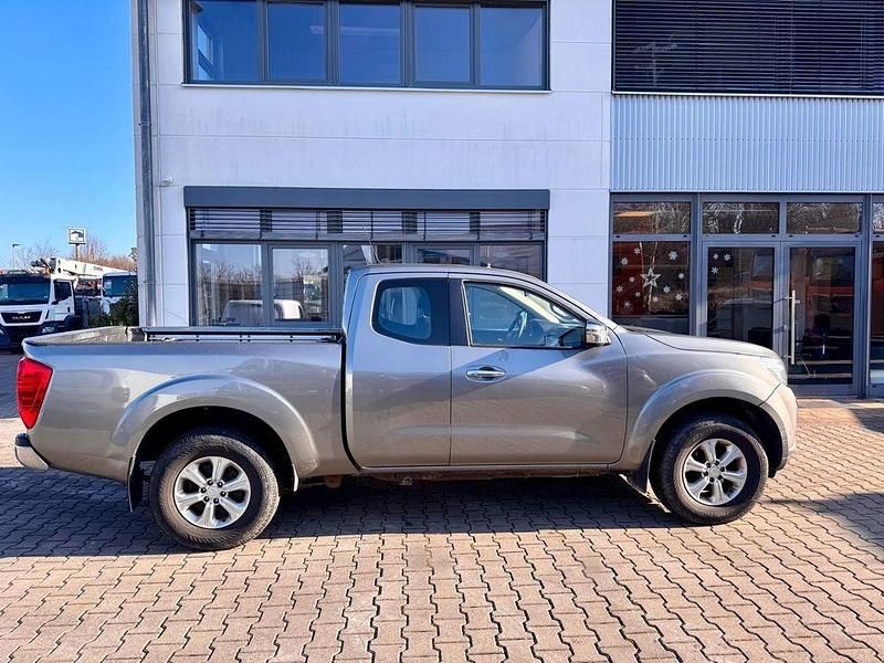 Gebraucht Nissan Navara Acenta 163 PS (119 kW) 2016 Grau Pickup