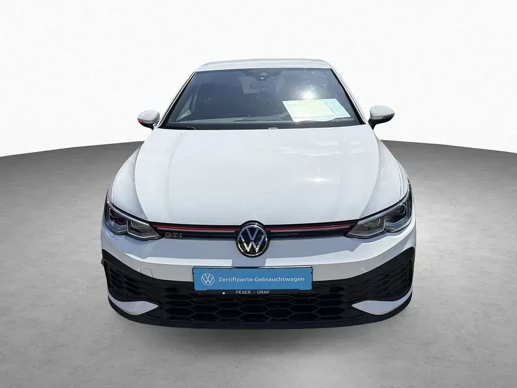 Second-hand VW Golf VIII GTI 300 CP (220 kW) 2023 Alb Berlinǎ