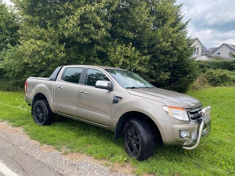 Silber Gebraucht 2015 Ford Ranger Limited Abholung | 17.900 € (Fairer Preis) - Bild 1/4