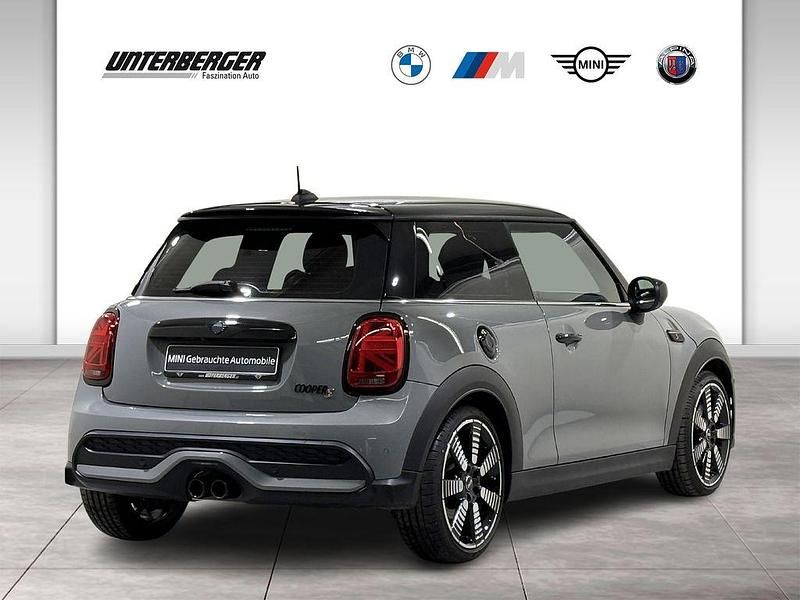 Gebraucht Mini Cooper S 178 PS (130 kW) 2022 Moonwalk grey Kleinwagen