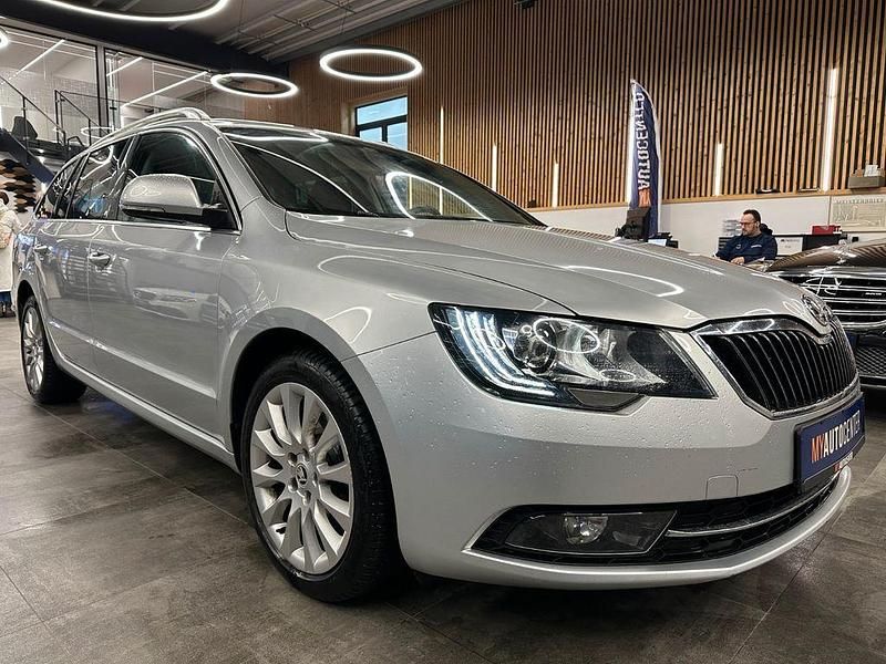 Gebraucht Skoda Superb Exclusive 140 PS (102 kW) 2014 Silber Kombi