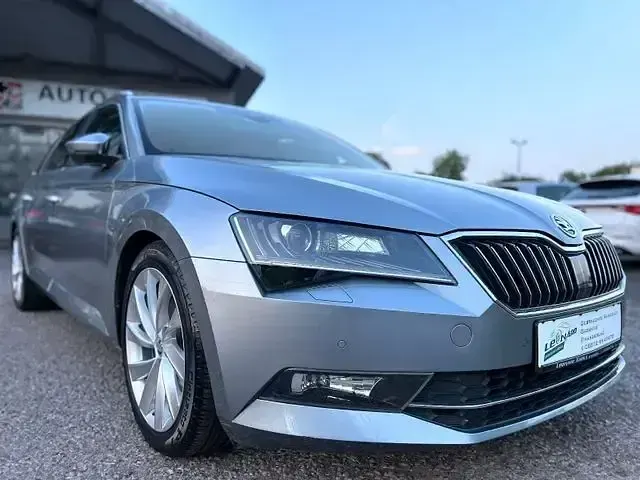 Gebraucht Skoda Superb 180 PS (132 kW) 2015 Grau Kombi
