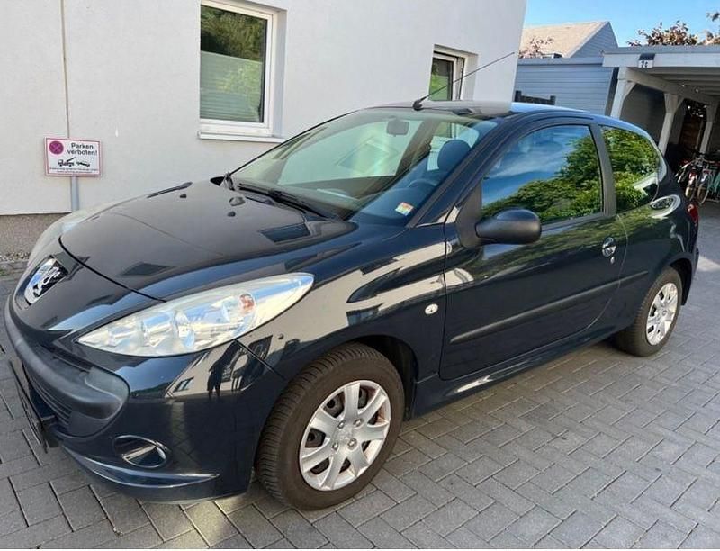 Grau Gebraucht 2010 Peugeot 206+ Basis Kleinwagen | 2.800 € (Etwas zu teuer) - Bild 1/4