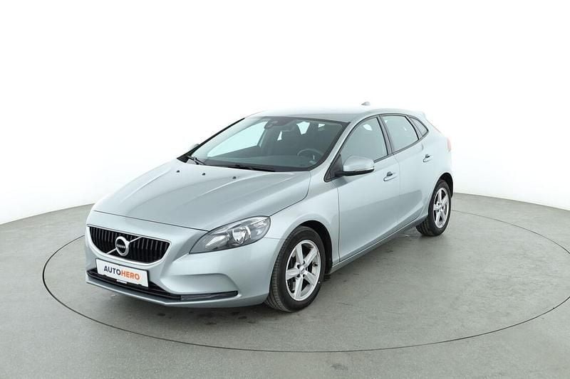 Grau Gebraucht 2018 Volvo V40 Kinetic Kombi | 17.630 € (Fairer Preis) - Bild 1/3