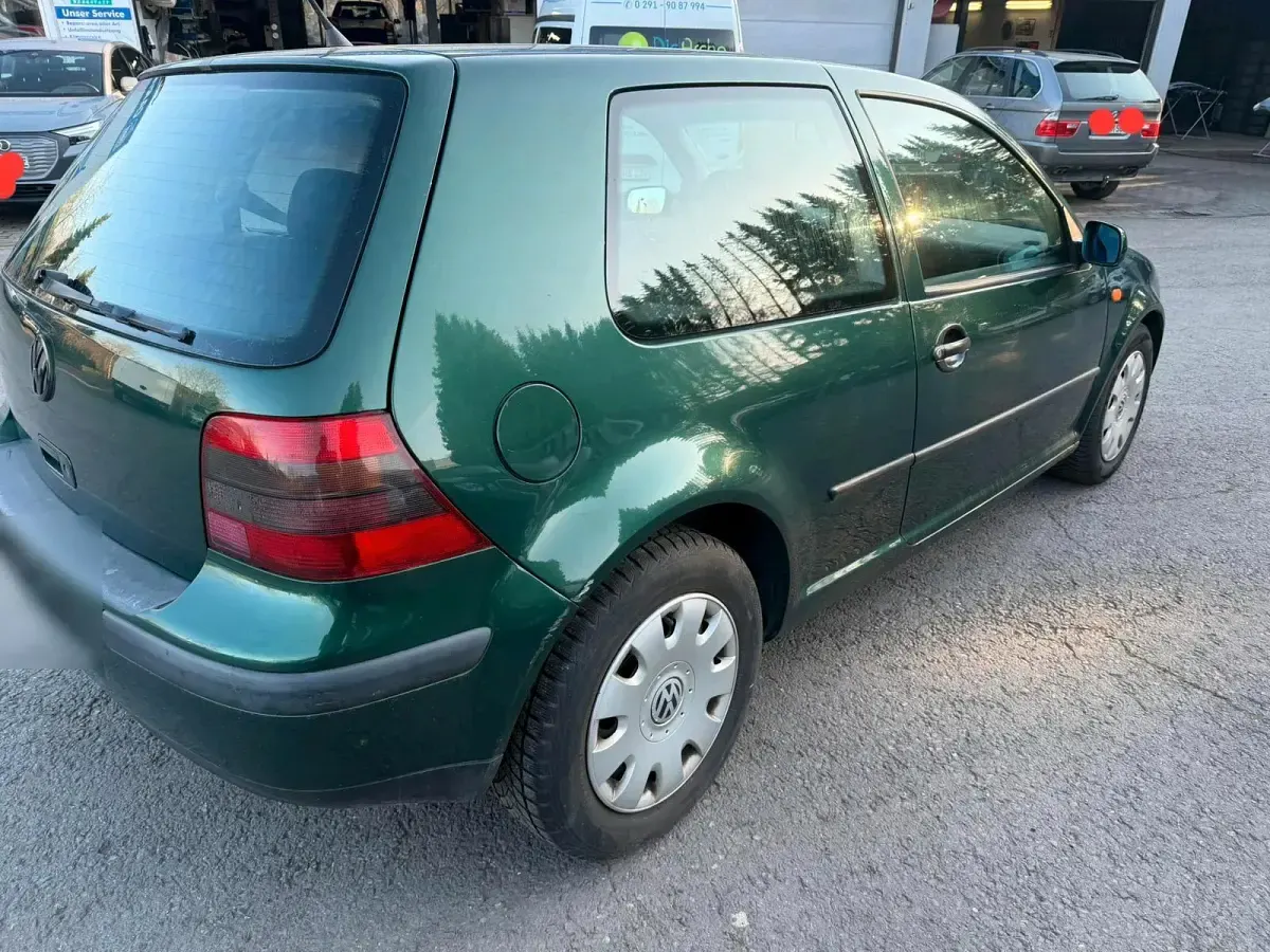 Używany VW Golf III 75 KM (55 kW) 1999 Zielony Sedan/Limuzyna