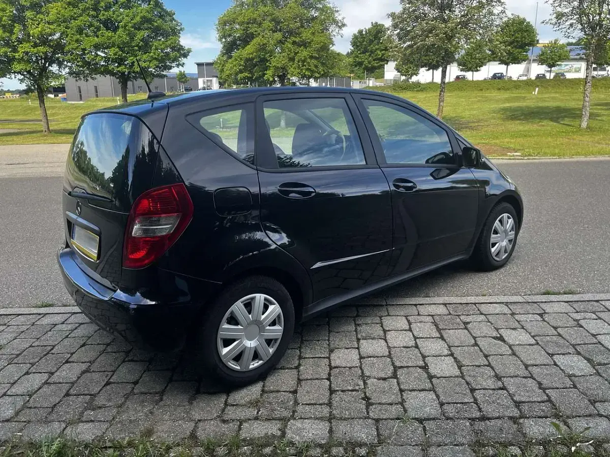 Gebraucht Mercedes A160 95 PS (69 kW) 2010 Schwarz Limousine