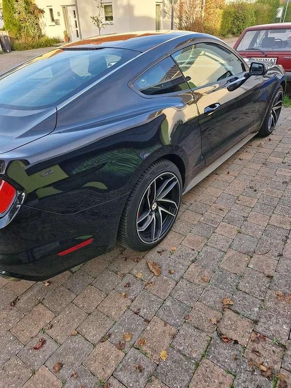 Gebraucht Ford Mustang Basis 305 PS (224 kW) 2015 Grün Coupé