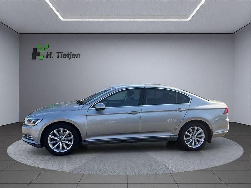 Gebraucht VW Passat Highline 150 PS (110 kW) 2017 Silber Limousine
