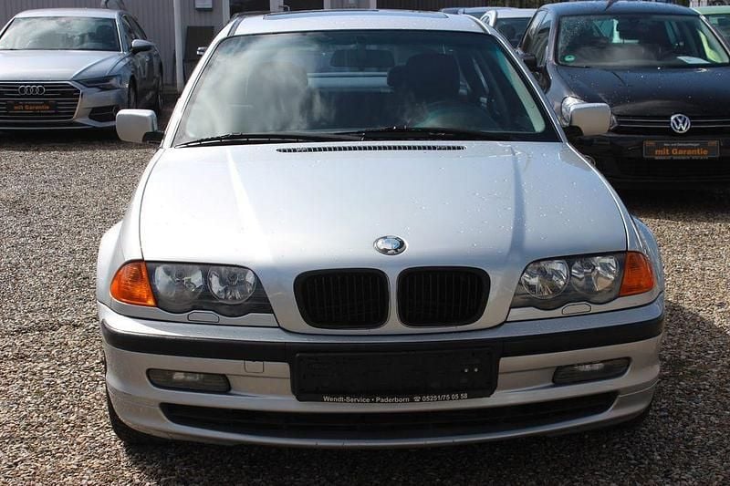 Używany BMW 320 136 KM (100 kW) 2000 Srebrny Sedan/Limuzyna
