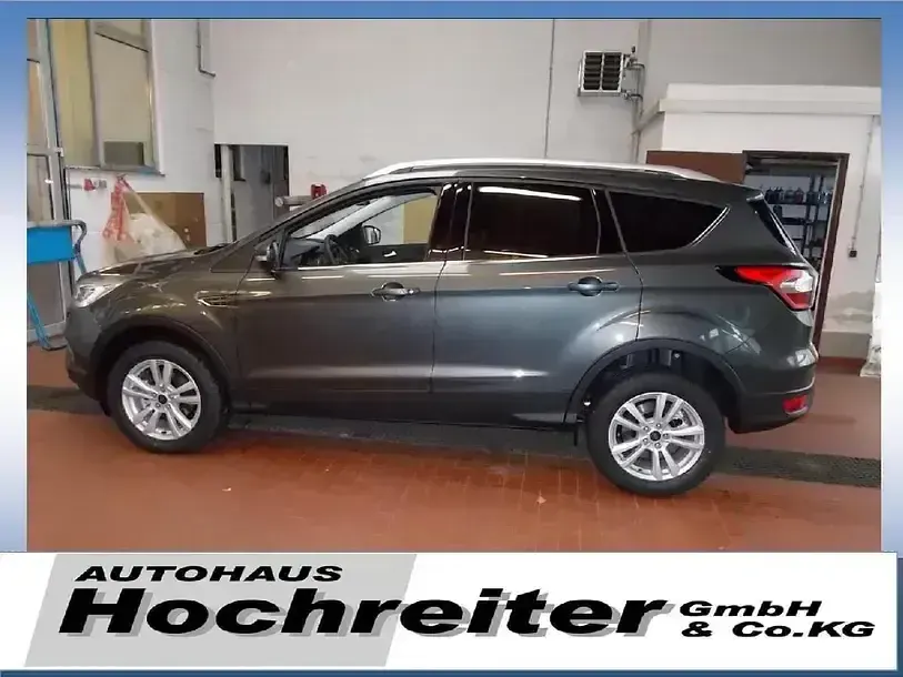 Gebraucht Ford Kuga Cool & Connect 150 PS (110 kW) 2018 Grau SUV