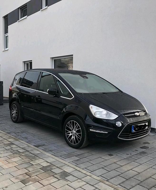 Schwarz Gebraucht 2013 Ford S-MAX Titanium Van / Kleinbus | 8.900 € (Fairer Preis) - Bild 1/4