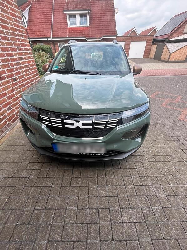 Grün Gebraucht 2023 Dacia Spring Extreme Kleinwagen | 13.999 € (Fairer Preis) - Bild 1/4