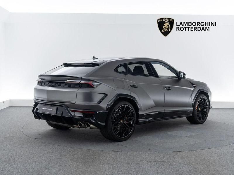 Second-hand Lamborghini Urus 2025 Gri SUV