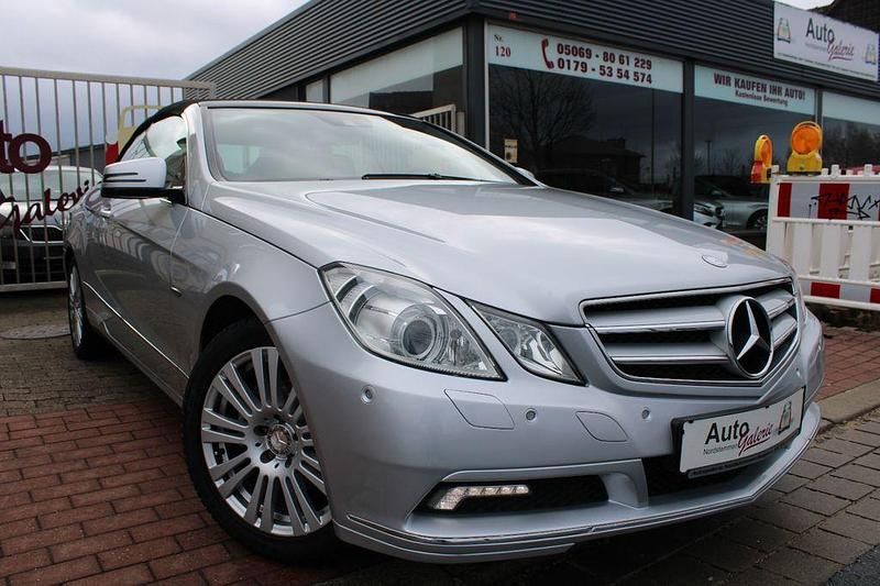Gebraucht Mercedes E250 204 PS (150 kW) 2011 Silber Cabrio
