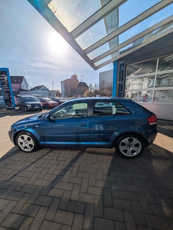 Gebraucht Audi A3 Ambiente 102 PS (75 kW) 2003 Blau Kleinwagen