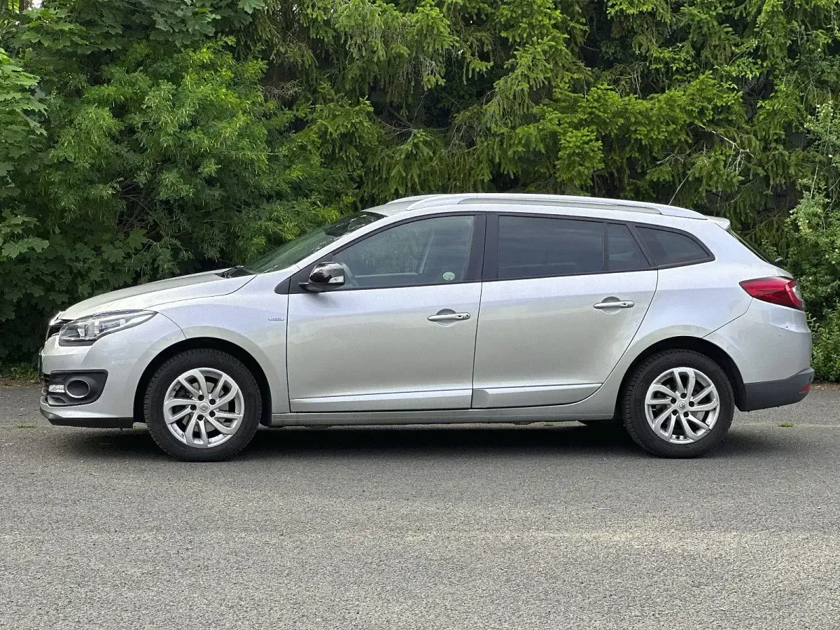 Gebraucht Renault Mégane GrandTour LIMITED 116 PS (85 kW) 2016 Platingrau Kombi