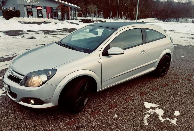 Gebraucht Opel Astra 125 PS (91 kW) 2007 Coupé