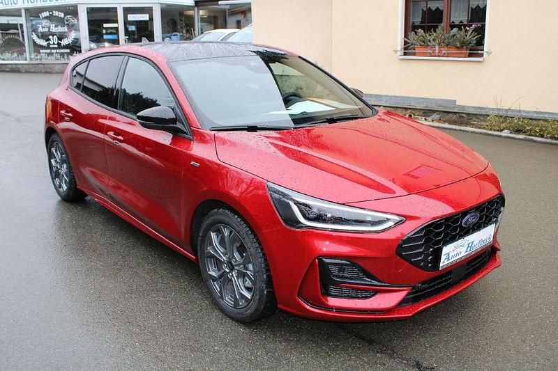 Gebraucht Ford Focus ST-Line 125 PS (91 kW) 2023 Fantastic red Limousine