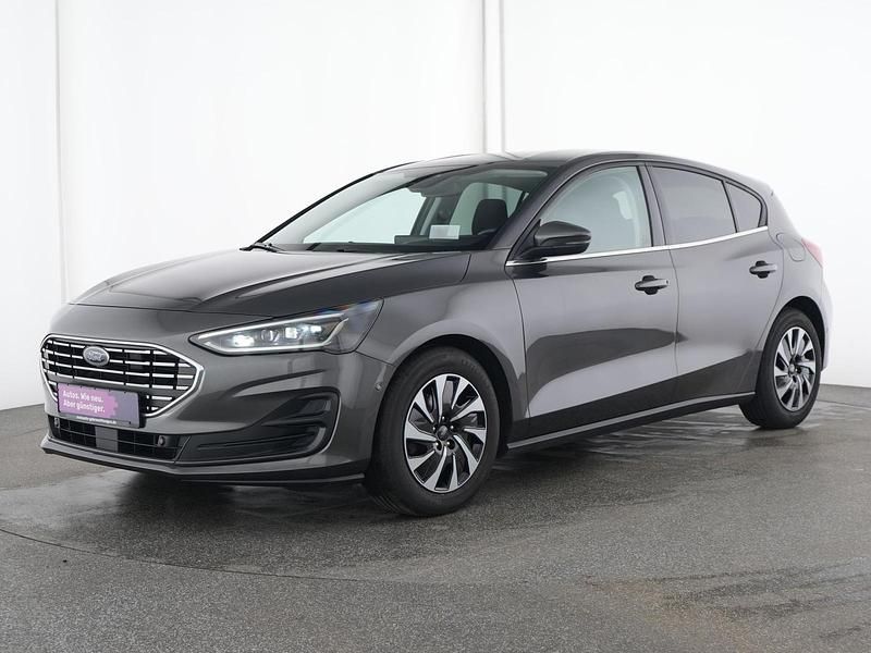 Grau Gebraucht 2022 Ford Focus Titanium X Limousine | 19.343 € (Fairer Preis) - Bild 1/4