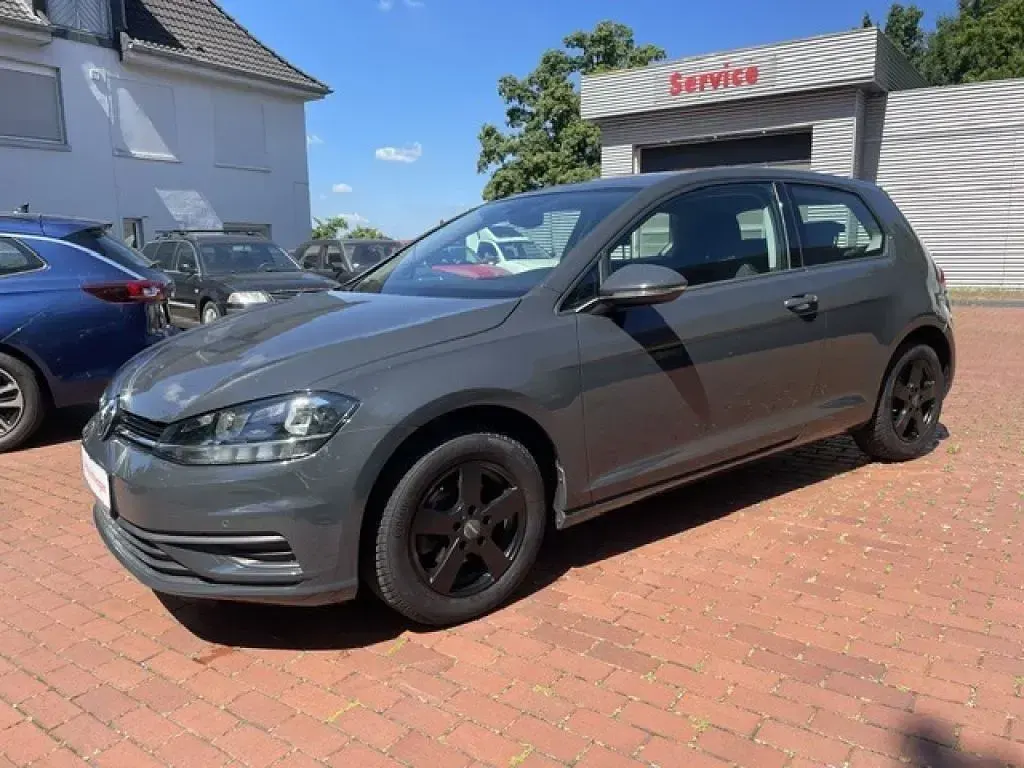 Gebraucht VW Golf VII 86 PS (63 kW) 2018 Grau Limousine
