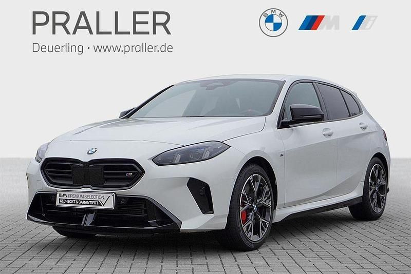 Alpinweiß uni Gebraucht 2024 BMW M135 Efficient Dynamics Kleinwagen | 42.750 € (Fairer Preis) - Bild 1/4